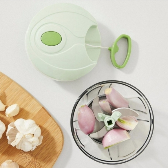 2/$50 Epare Mini Vegetable Chopper - Picture 2 of 10